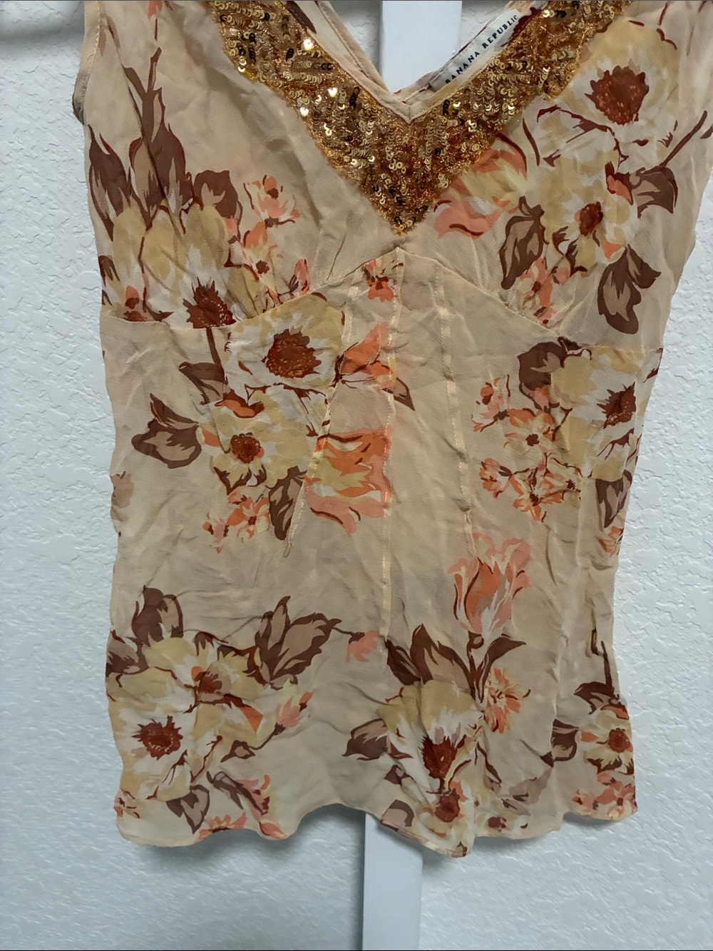Y2K Banana Republic Floral Sequin V-Neck Sequin Trim Silk Tank Top - Picture 4 of 9